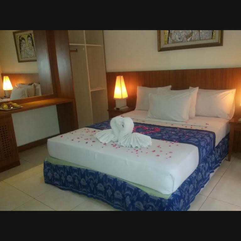 Mirah Hotel Banyuwangi  Esterno foto